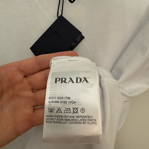 Prada t-shirt - Picture 8 of 12